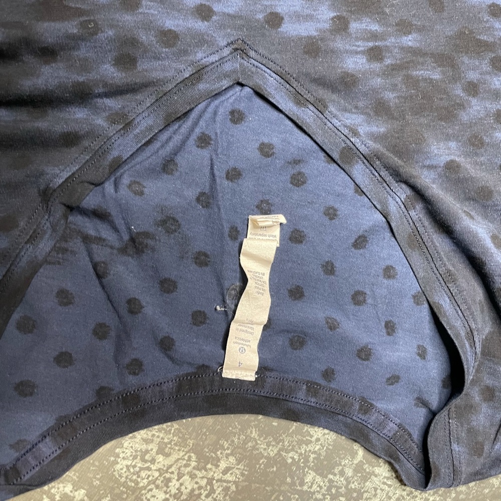 ✨SOLD ✨Lululemon short sleeve shirt - Picture 2 of 3